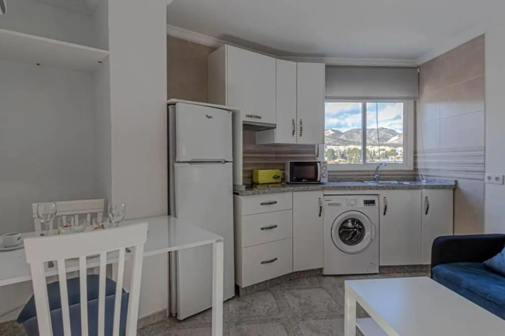 아파트 797 Holiday Rentals - Amplio Estudio En Puerto Marina 베날마데나코스타