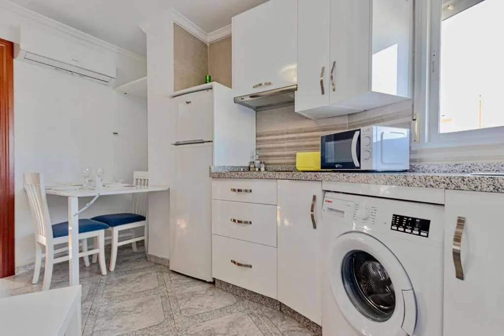 797 Holiday Rentals - Amplio Estudio En Puerto Marina 베날마데나코스타 0*,