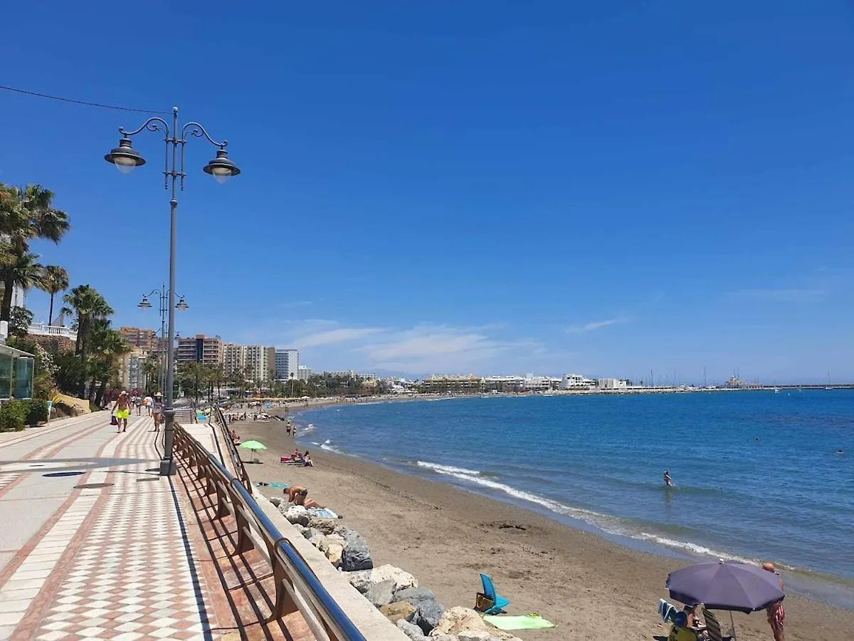 797 Holiday Rentals - Amplio Estudio En Puerto Marina 베날마데나코스타 아파트