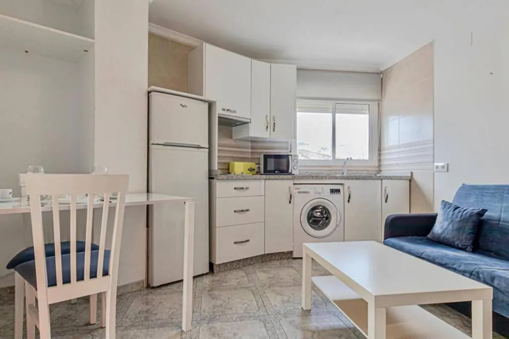 797 Holiday Rentals - Piso en Puerto Marina a 1 min de la playa Benalmádena España