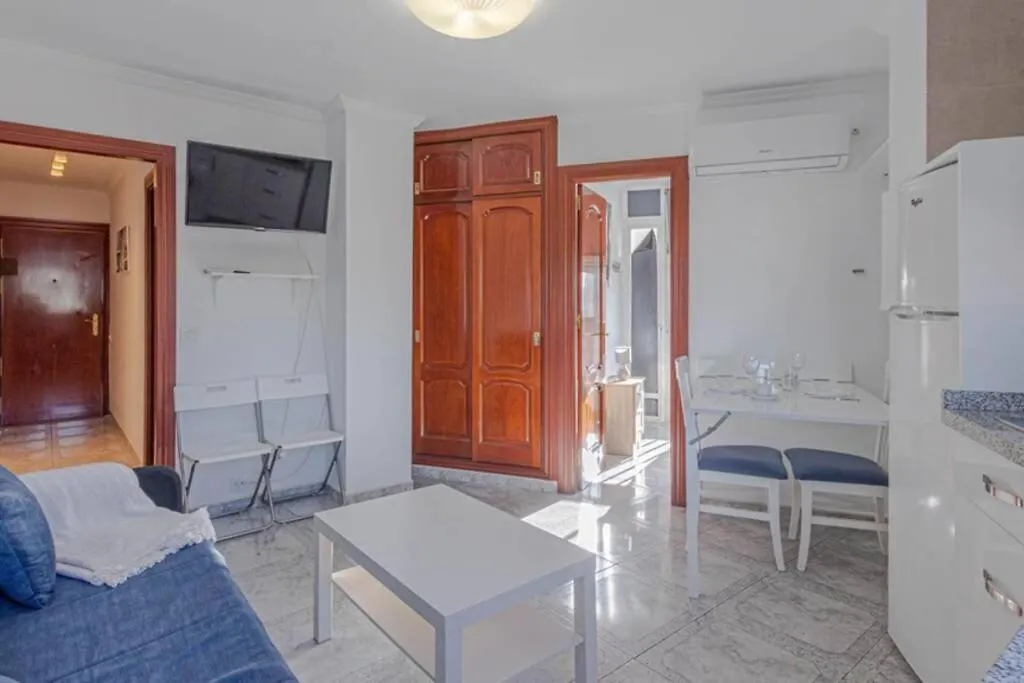 Apartamento 797 Holiday Rentals - Piso en Puerto Marina a 1 min de la playa Benalmádena